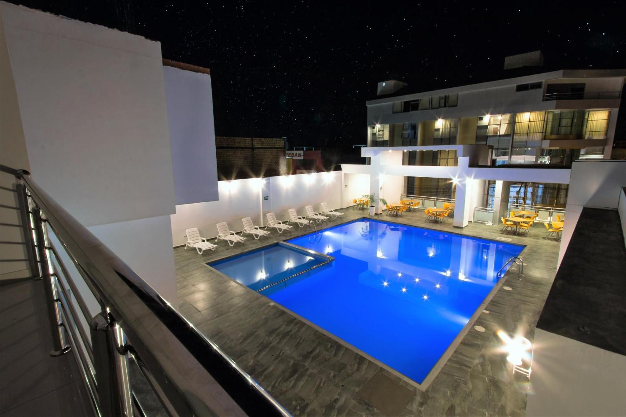 Cumbaza Hotel & Convenciones Тарапото Екстериор снимка