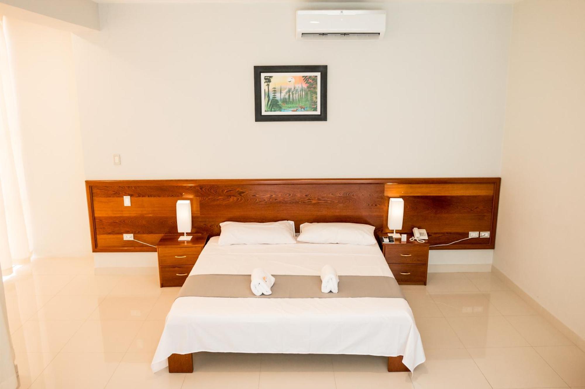 Cumbaza Hotel & Convenciones Тарапото Екстериор снимка