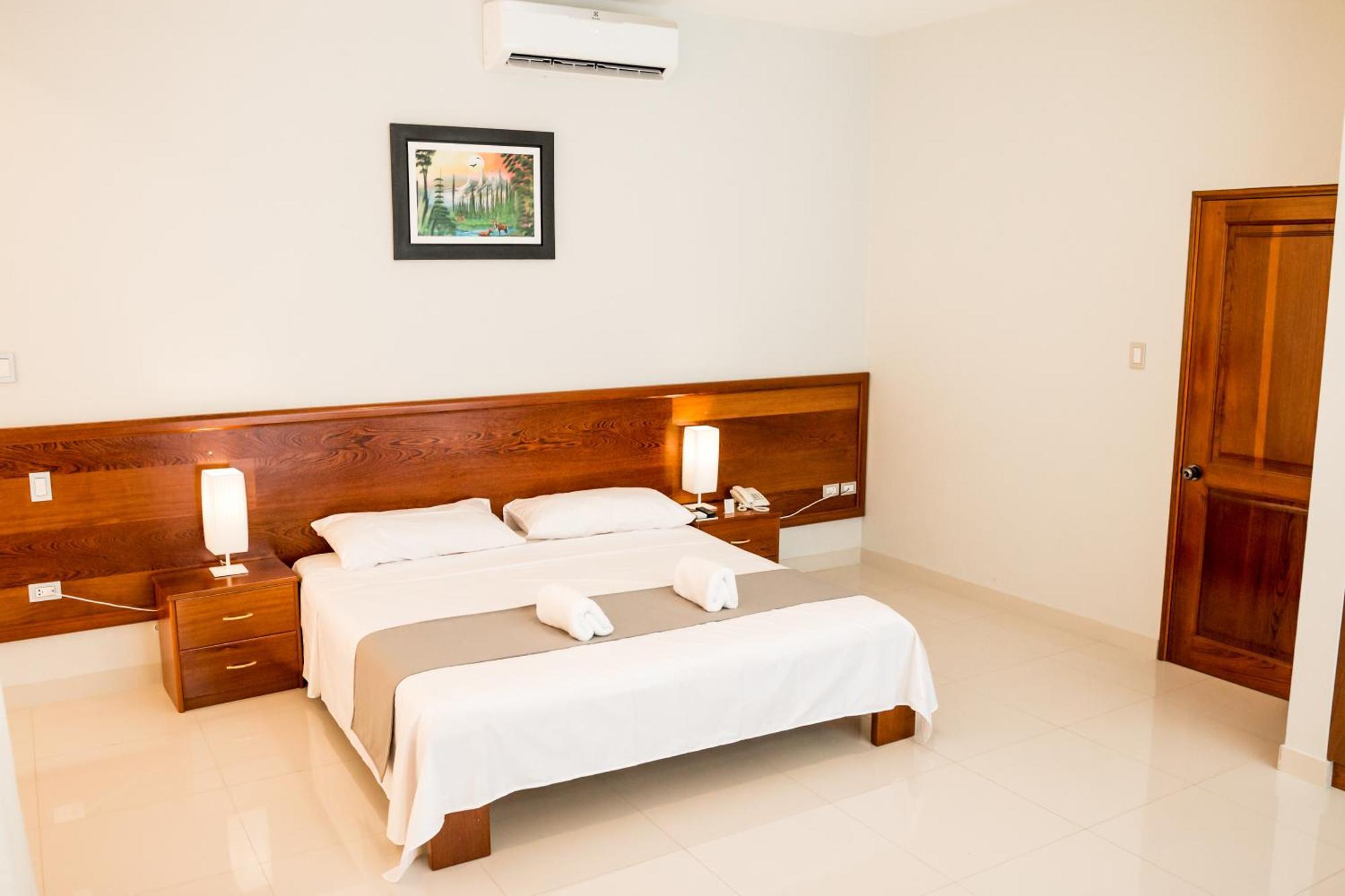 Cumbaza Hotel & Convenciones Тарапото Екстериор снимка
