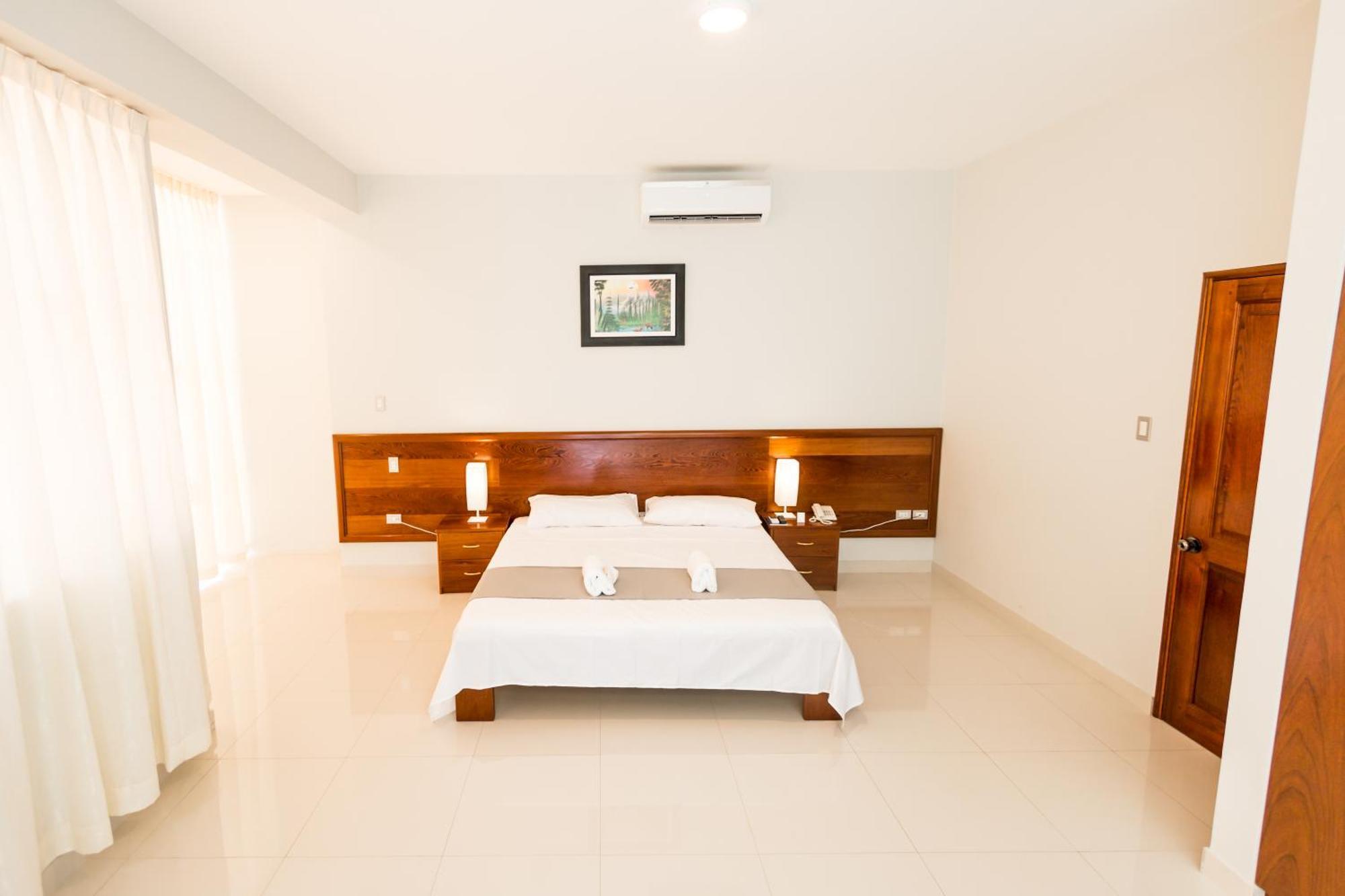 Cumbaza Hotel & Convenciones Тарапото Екстериор снимка