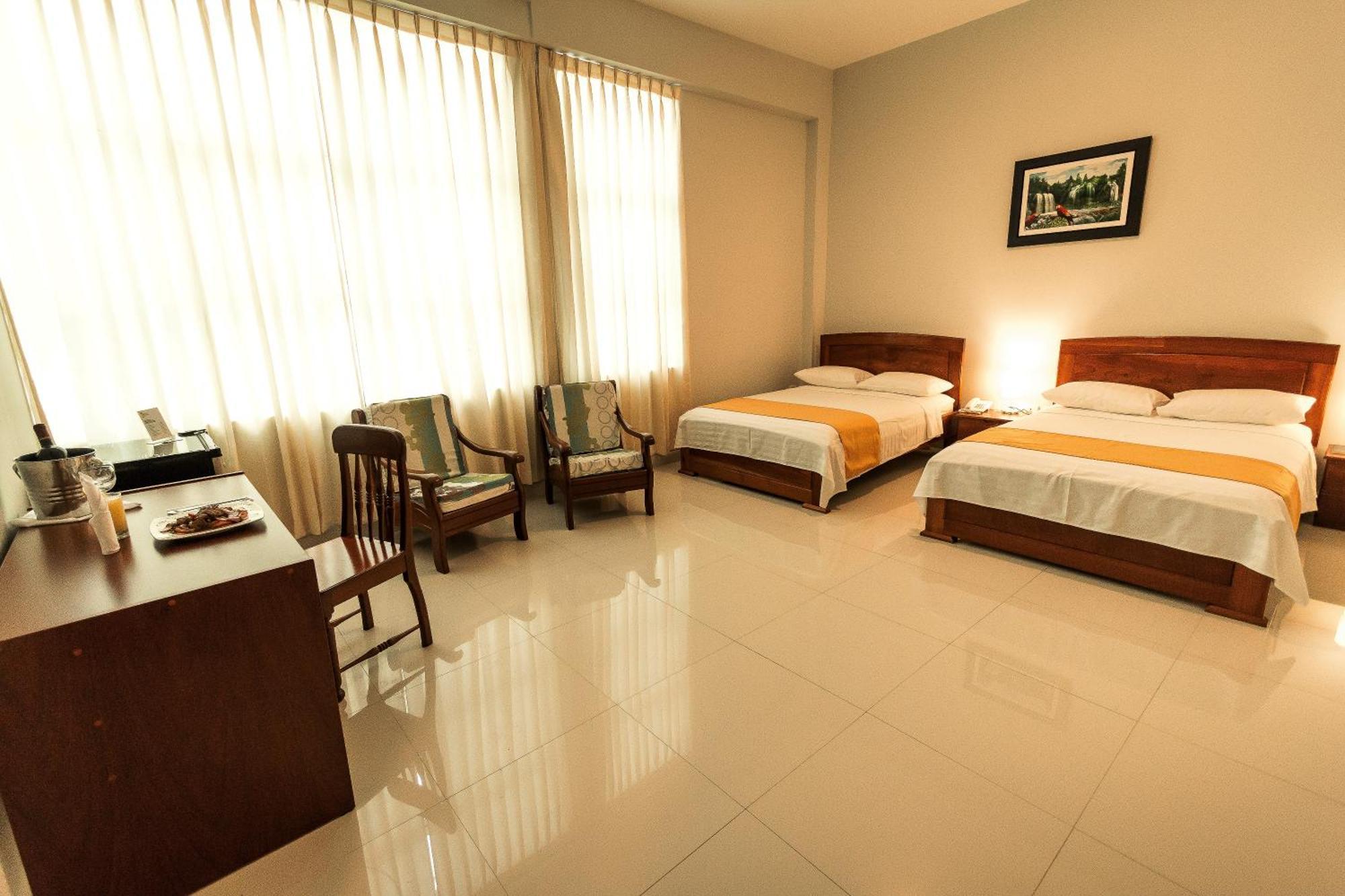 Cumbaza Hotel & Convenciones Тарапото Екстериор снимка