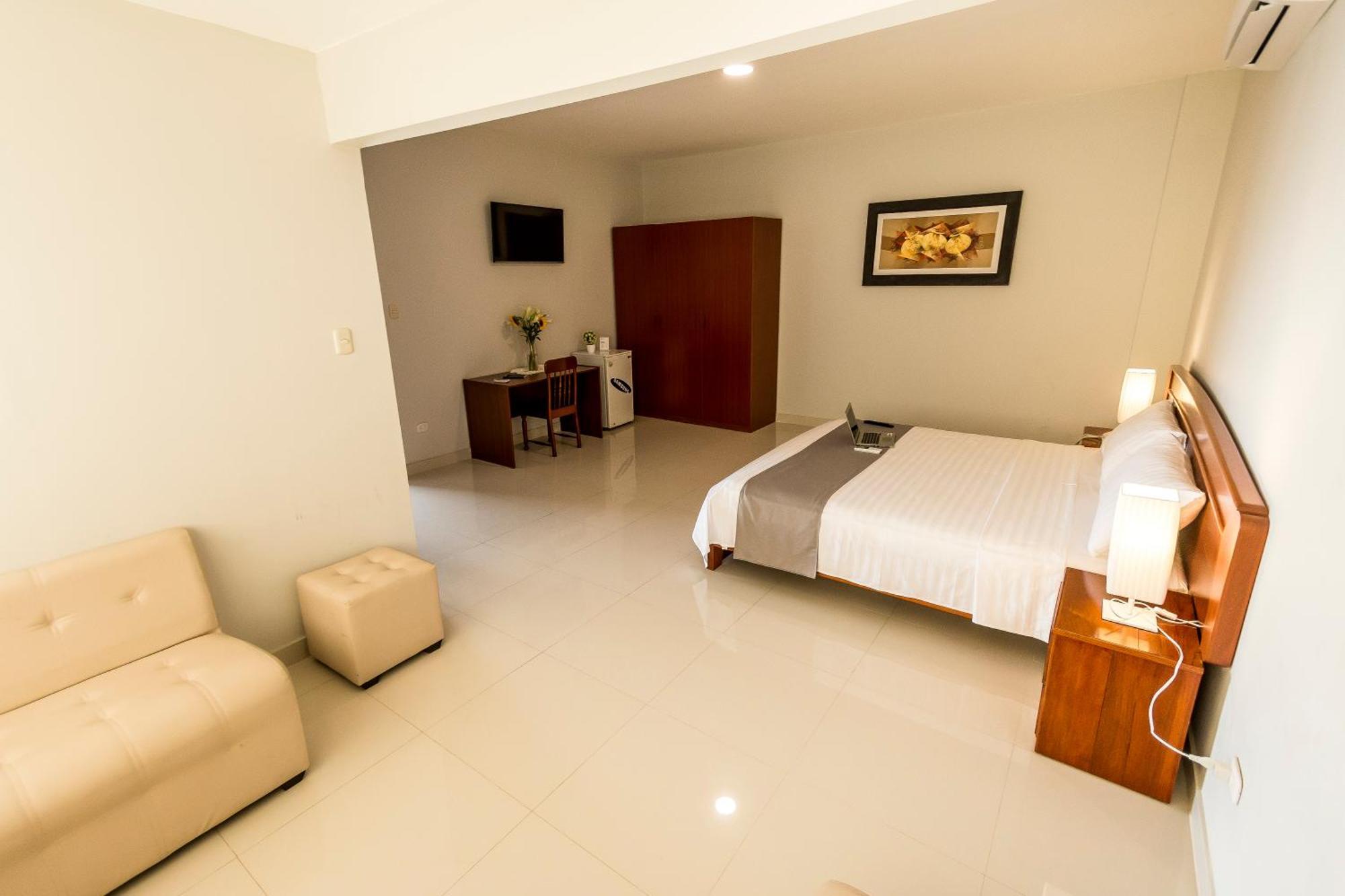 Cumbaza Hotel & Convenciones Тарапото Екстериор снимка